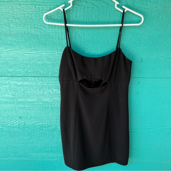 Lovers + Friends Black Cut-Out Enzo Adjustable Strap Lined Mini Dress SIZE MED - Picture 2 of 8